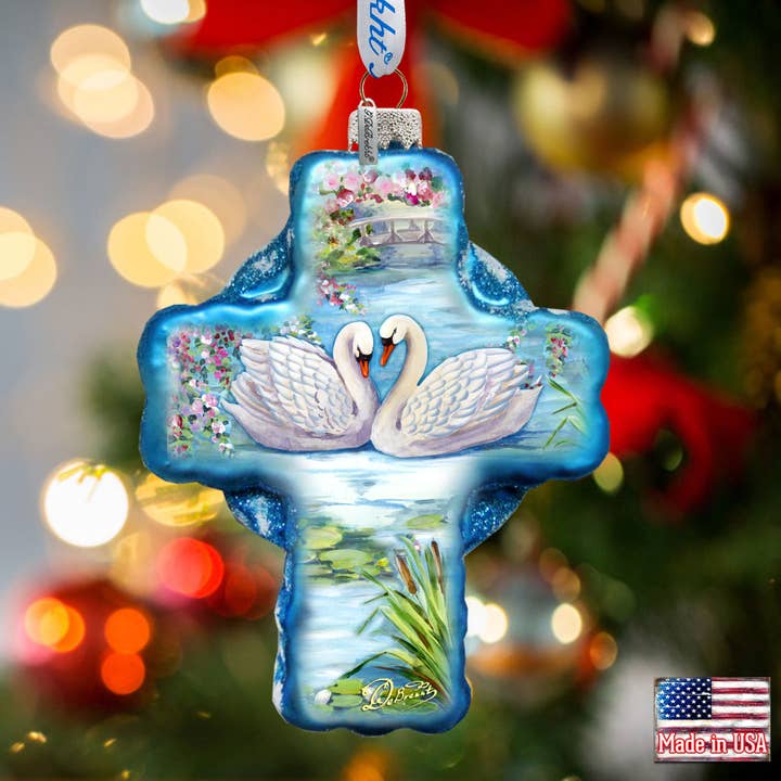 Love of Swans Cross Glass Ornament Holiday door Debrekht voor wholesale door G.DeBrekht Artistic Studios