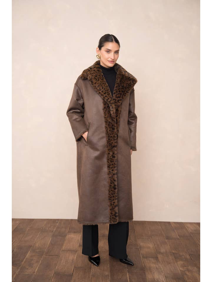 Attentif Paris - Wholesale Fur/Faux Fur Coat - Women's - Long synthetic fur coat with lapel collar11