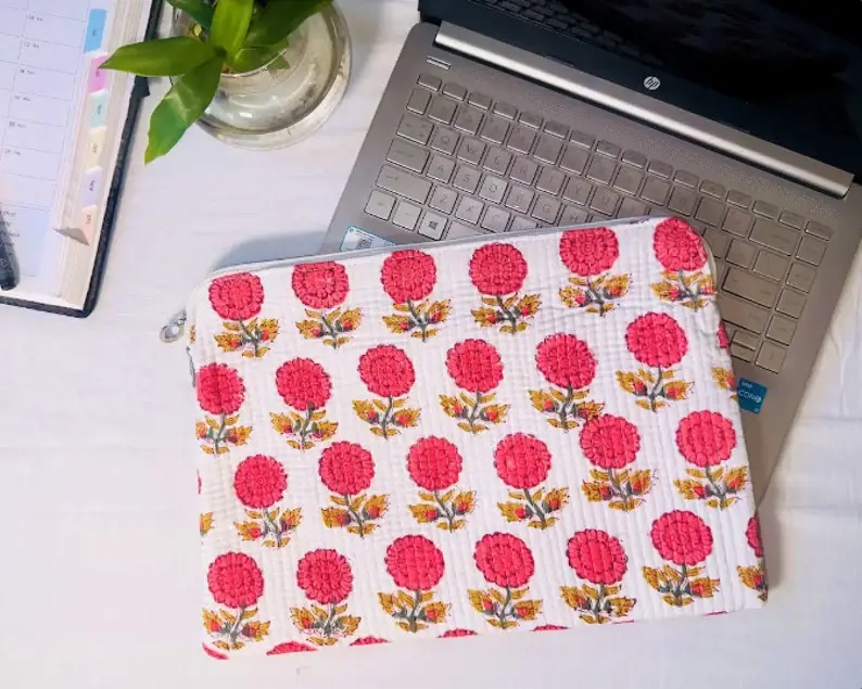 bhavnas boutique - Vente Étui pour ordinateur portable/tablette – femme - Housse matelassée pour ordinateur portable, coton, imprimé bohème à blocs Macbo1