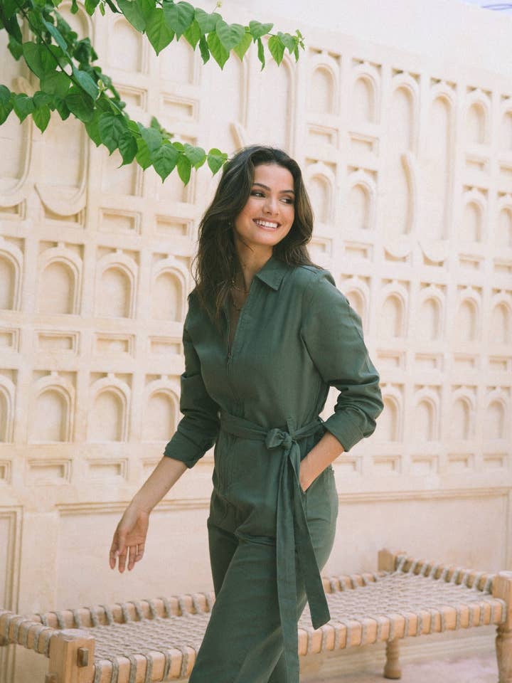 Neutrale Nomadoveralls for engroshandel hos Om & Ah