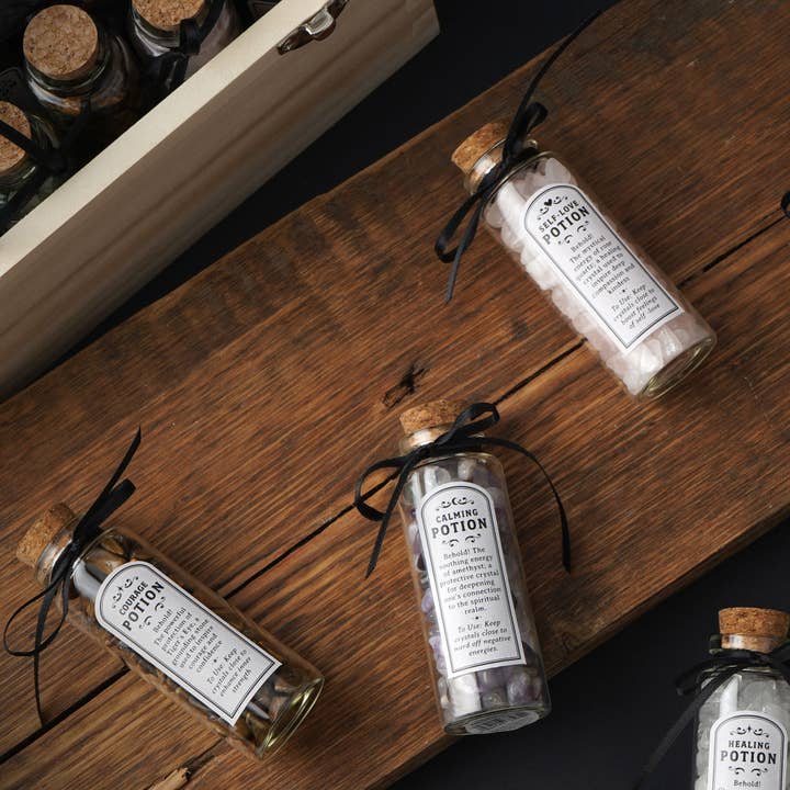 CGB Giftware – wholesale Andlig sten/kristall – Enchanted Emporium 24-pack kristallfyllda flaskor med potioner2