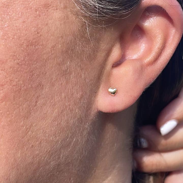 Milie - Wholesale Stud/Post Earrings - 18k GF Simple Baby Heart Earrings8