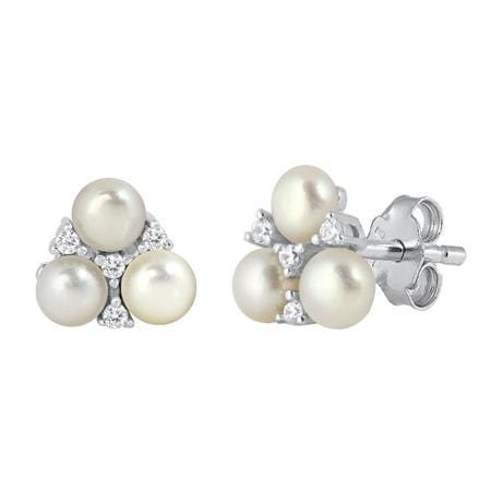Boucles d'oreilles couronne triple grappe de perles blanches d'eau douce et de diamants simulés pour la vente par Plain To Polished
