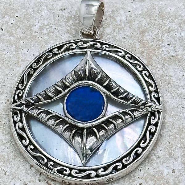 Pendentif ŒIL MALÉFIQUE en nacre en argent sterling, 20 mm pour la vente par Goddess Design Studio