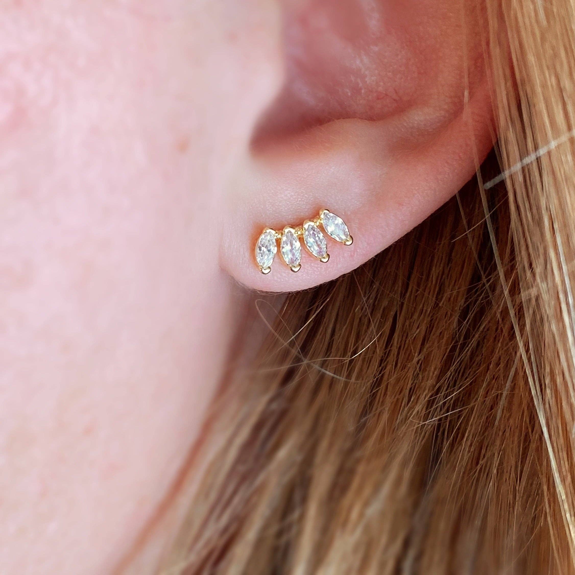 GoldFi - Vente Clous d'oreille - Boucles d'oreilles à tige en zircone cubique légèrement incurvée, remplies d'or 18 carats2
