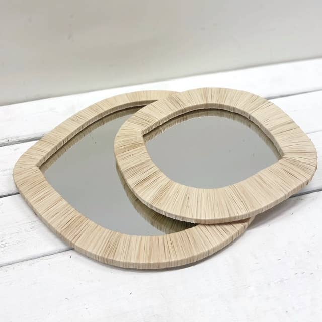 ByBazz – Espelho de parede por atacado – Espelhos ByBazz em formato de olho com moldura de ráfia - Conjunto de 21