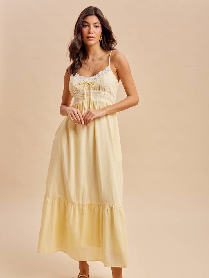 ROBE LONGUE EN DENTELLE pour la vente par In Loom