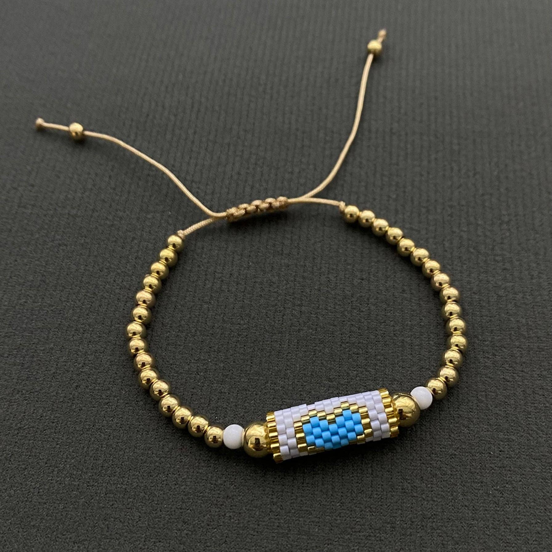 Mio Queena - Vente Bracelets à breloques/pendentifs - Bracelet Charme en Perles de Rocaille Motif Cœur Bohème - BJ/SB4