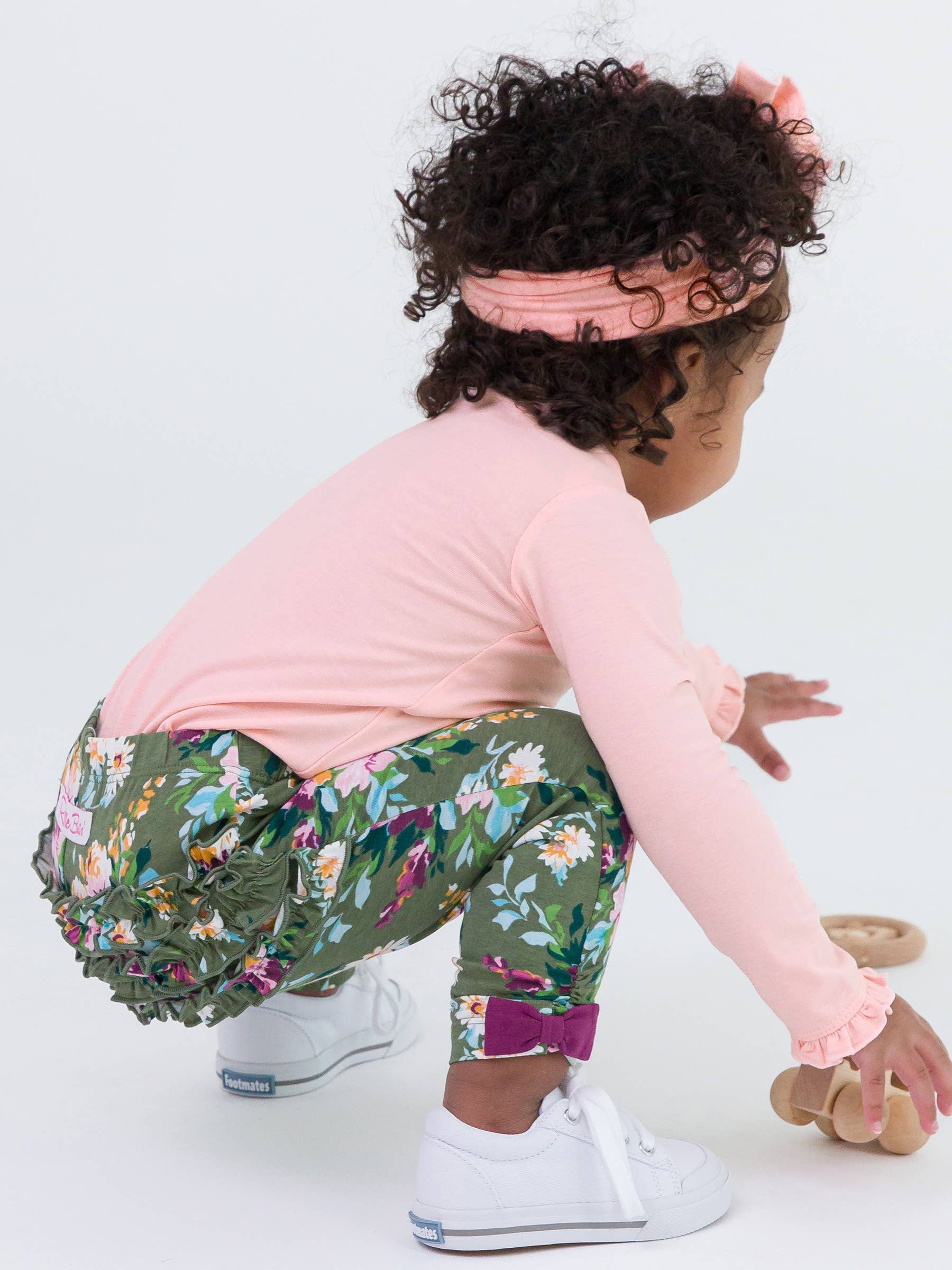 Roze Baby meisjes roze gebreide lange mouwen ruffle romper voor groothandel op Faire3