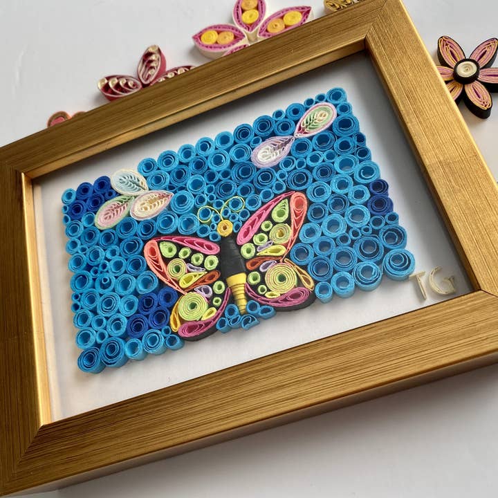Papillon coloré Quilling Art - Taille 12,7 x 17,8 cm (A3) pour la vente par MonkeyDragonPaper