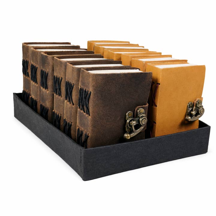 (3x4,5 pol.) Diário de Couro Macio com Fecho (Conjunto de 12) por atacado de Designs by Deekay Inc.