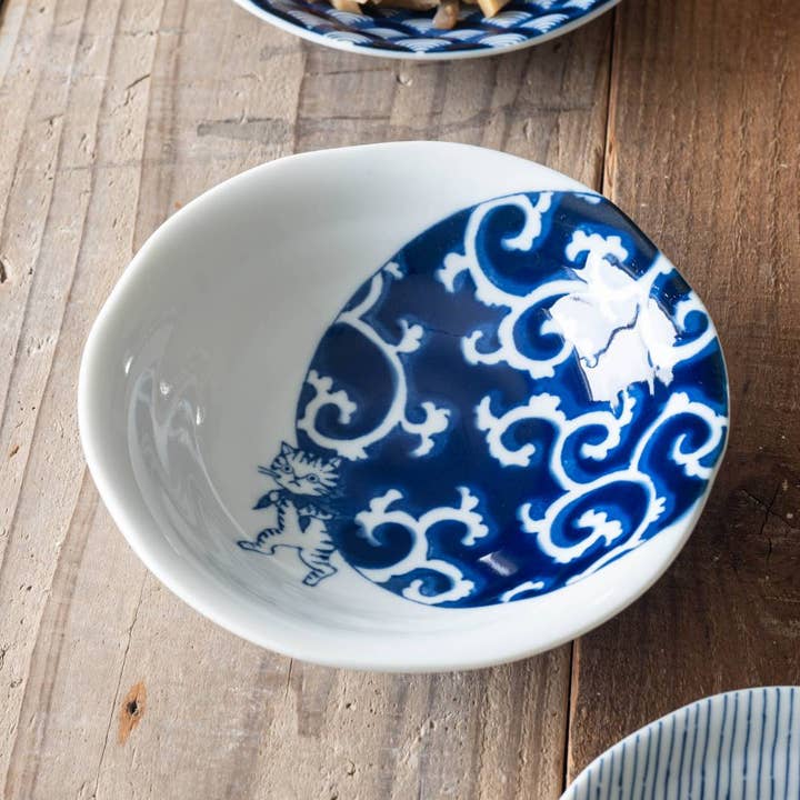 Cat Shichita Someneko 16.5cm Bowl - Karakusa for wholesale by Yamani