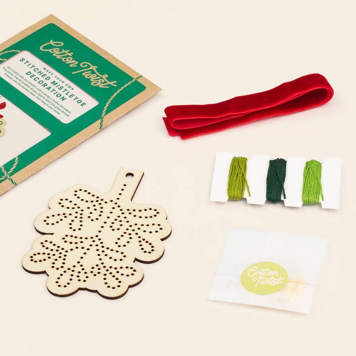 Cotton Twist (USA DUTIES PAID) - Wholesale DIY craft kit – Child - Make Your Own Stitched Mistletoe Decoration4