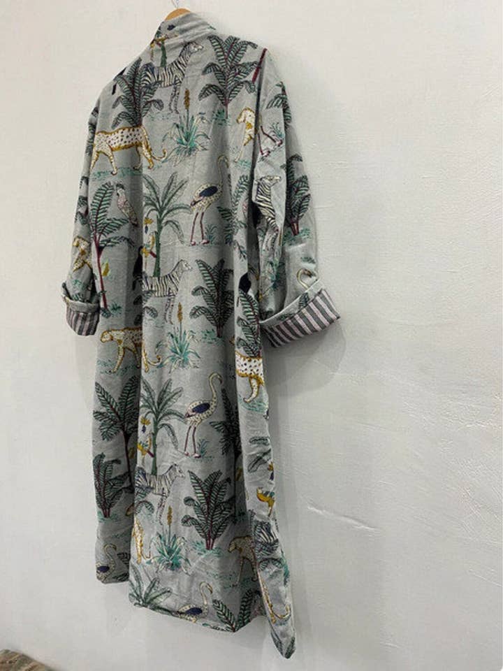 GYPSY STUDIO - Wholesale Robe – Women's - Grey Jungle Print Velvet Kimono Robes, Morning Tea Velvet Co3