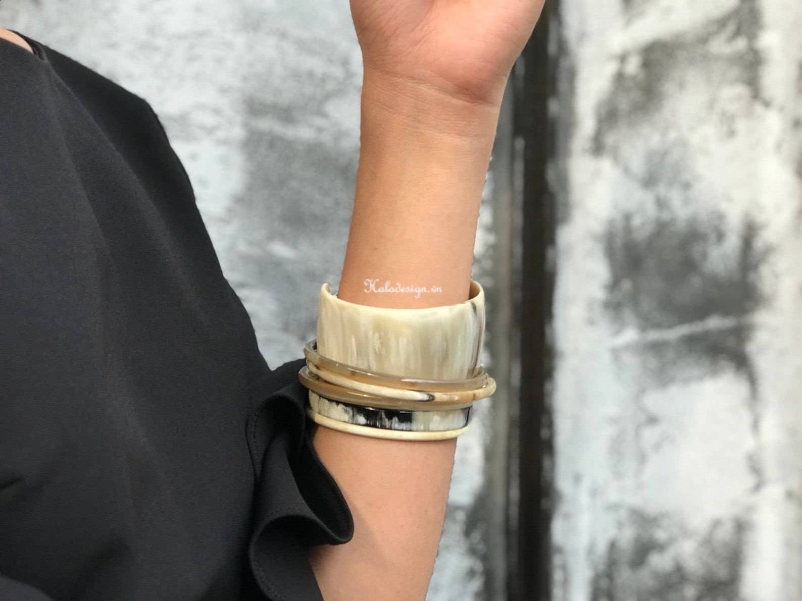 Hala Design - Wholesale Jewelry Set - Set of 7 Buffalo Horn Bangles2