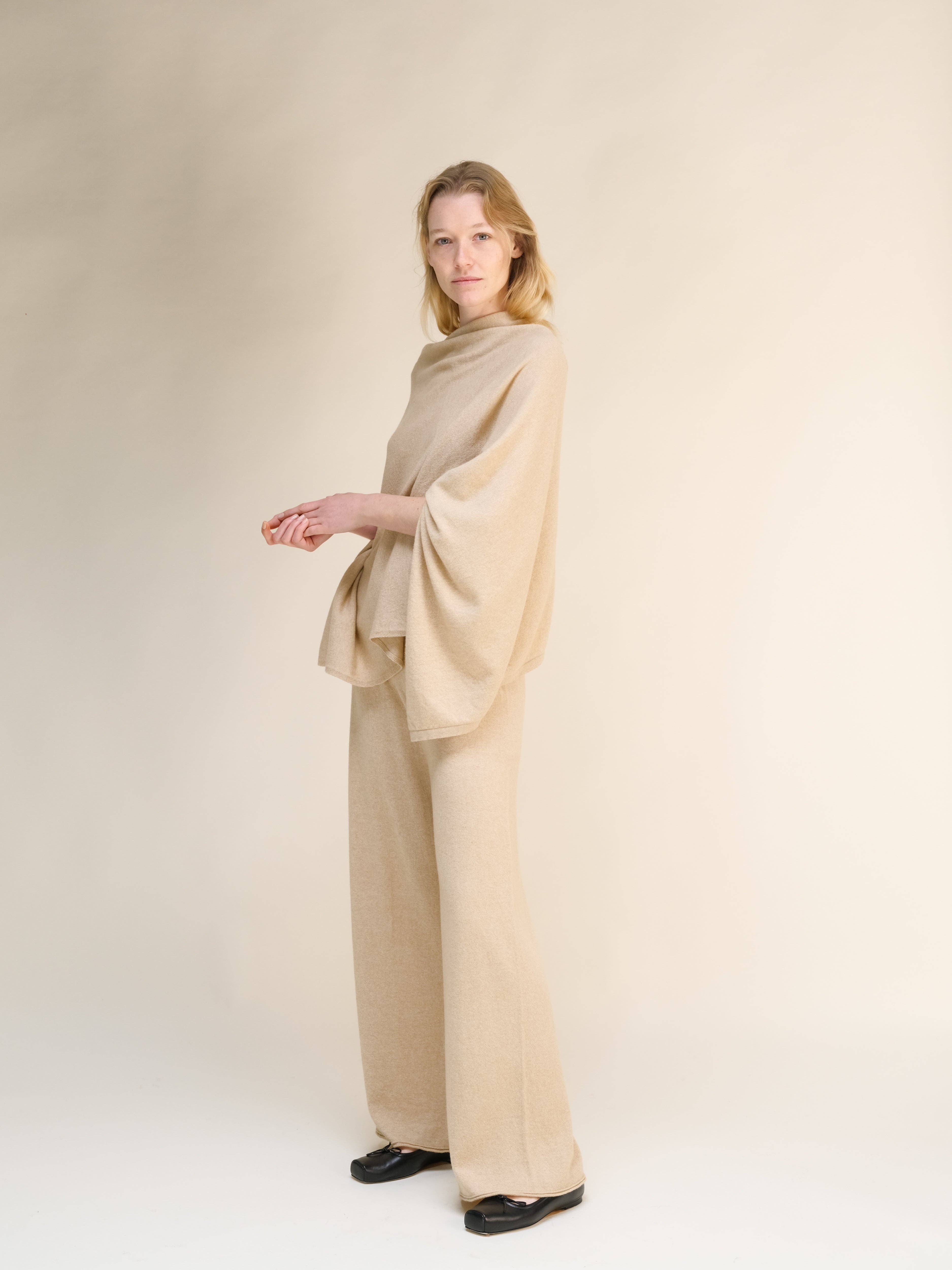 Lèmme - Wholesale Poncho - Women's - Cashmere Mix Asymmetric Poncho9