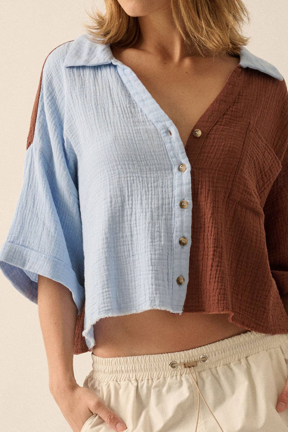 Promesa USA - Vendita all'ingrosso Camicia button down - Donna - Camicia con orlo grezzo in cotone increspato a blocchi di colore13