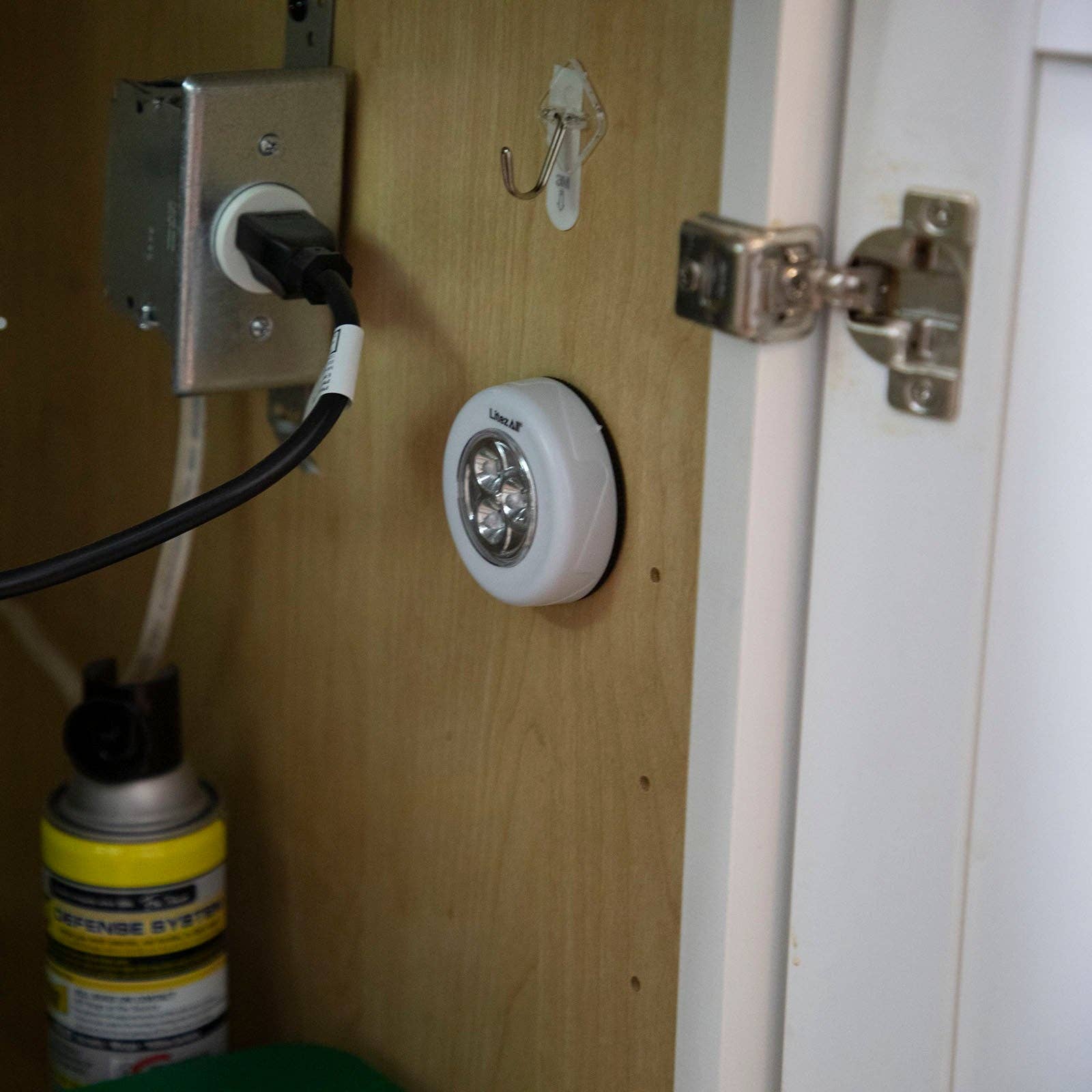 LitezAll - Wholesale Accent/Desk Lamp - LitezAll LED Puck Light 6 Pack3