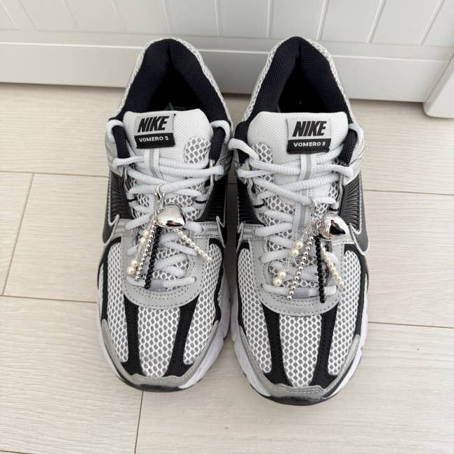 MOND HAUS - Venta al por mayor Accesorio de calzado - Unisex - MIREI Adorno para Zapatos | Correa Multicuentas con Colgante de Corazón4