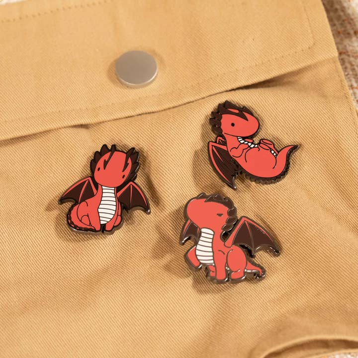 Bellzi - Wholesale Lapel Pin/Button - Draggi Enamel Pin - Sitting4