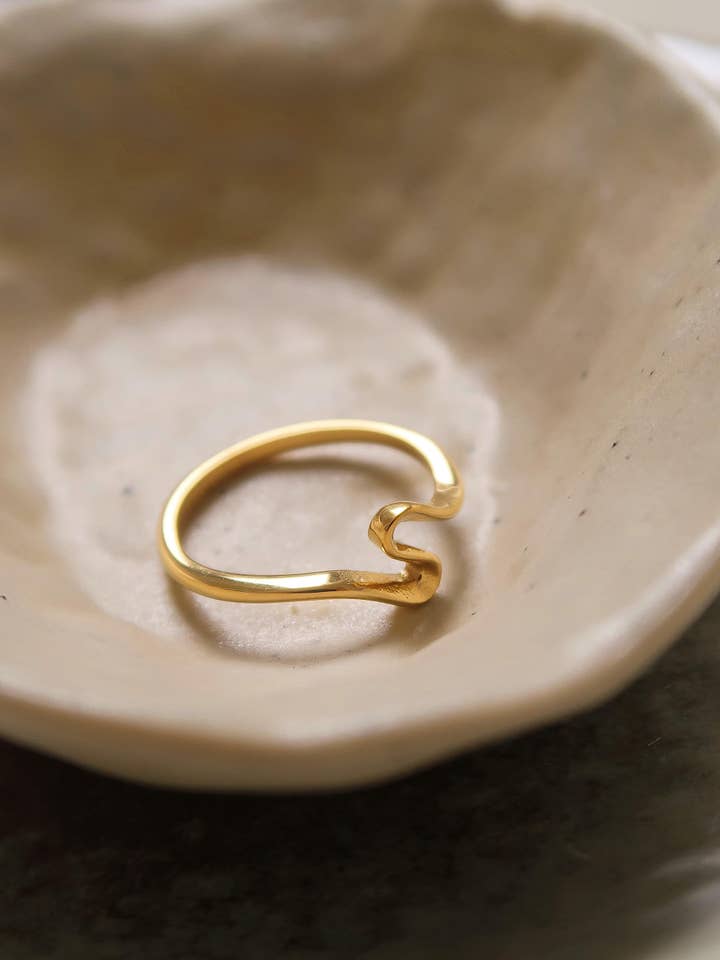 Chester 18K Gold Non-Tarnish Minimalist Ring for wholesale by Flânerie by MAIQ