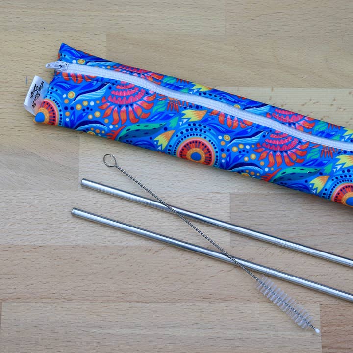 Willow Straw Pouch för wholesale av Little Miss M Designs