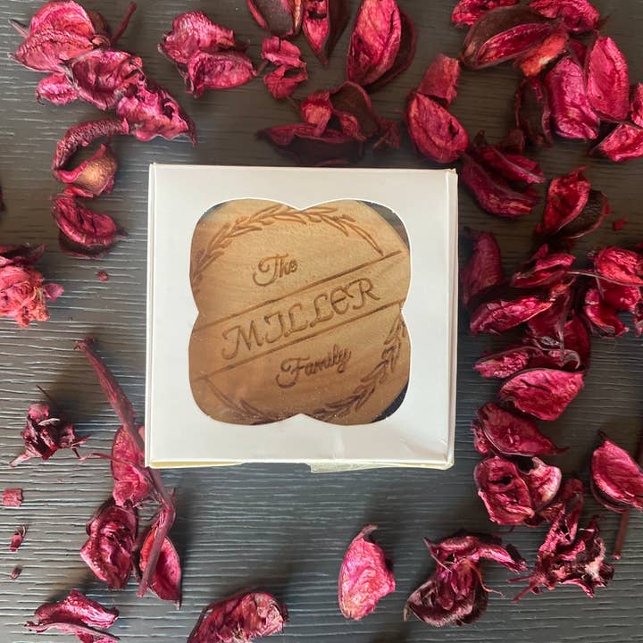 WoodCraftHaven - Vente Sous-verre - Sous-verres en bois fabriqués à la main : des cadeaux de mariage pour votre magasin3