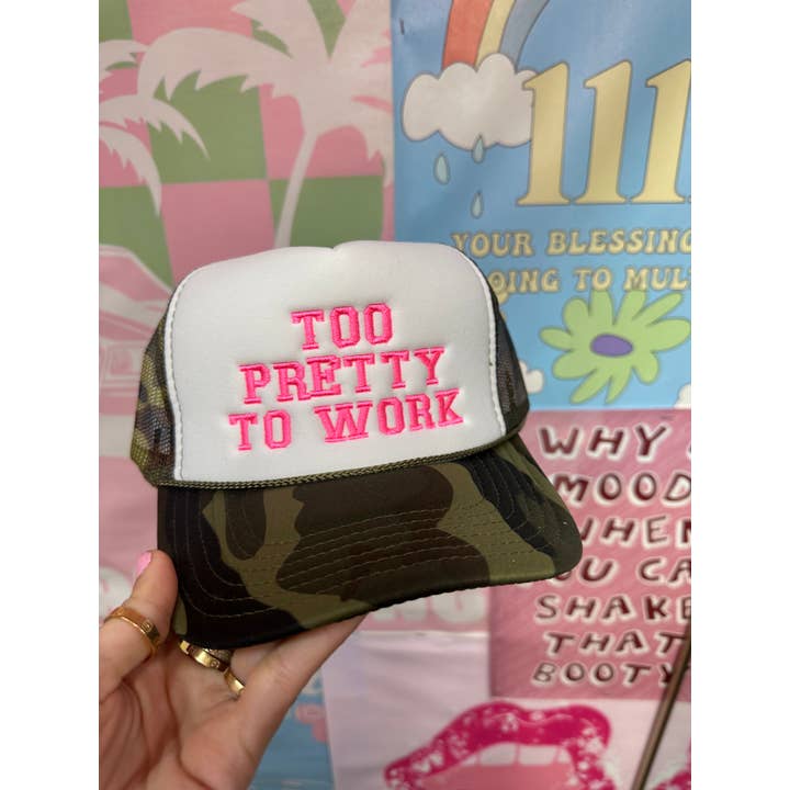 Happy Hour - Vendita all'ingrosso Cappellino da camionista - Unisex - Cappello da camionista troppo carino per lavorare: ricamo1