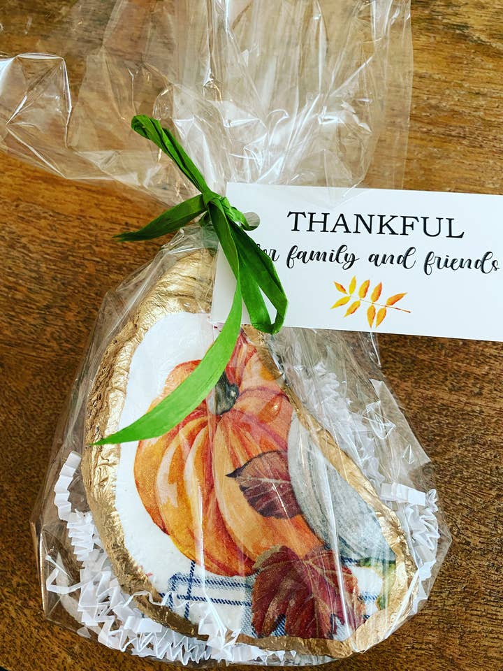 Decoratieve oesterschelp voor Thanksgiving of herfst voor wholesale door Shore Hustle