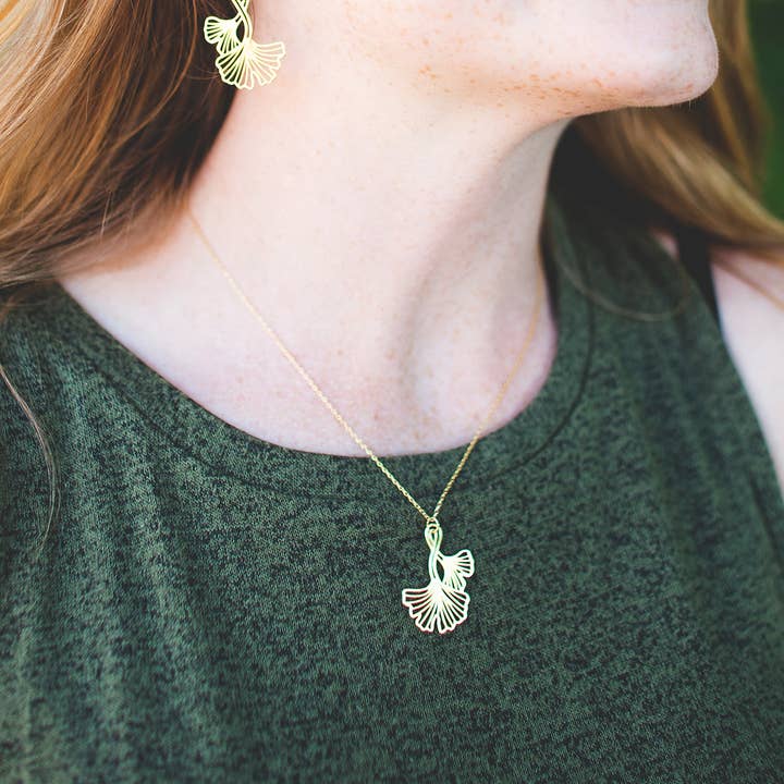 Ginkgo blade halskæde for engroshandel hos A Tea Leaf Jewelry