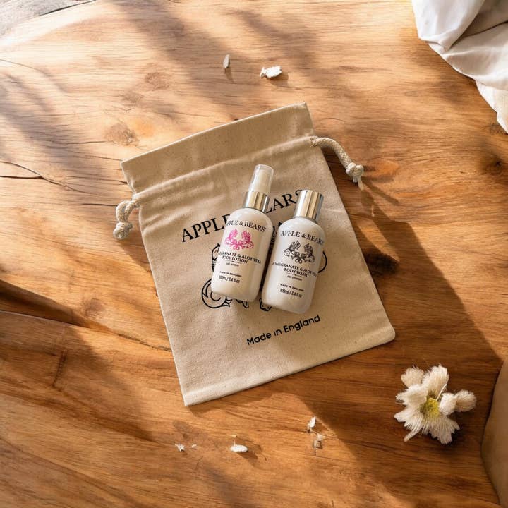 APPLE & BEARS – Großhandel Bade- & Körperpflege-Set – Reiseset mit Granatapfel und Aloe Vera, Wash & Lotion, 100 ml/3.410