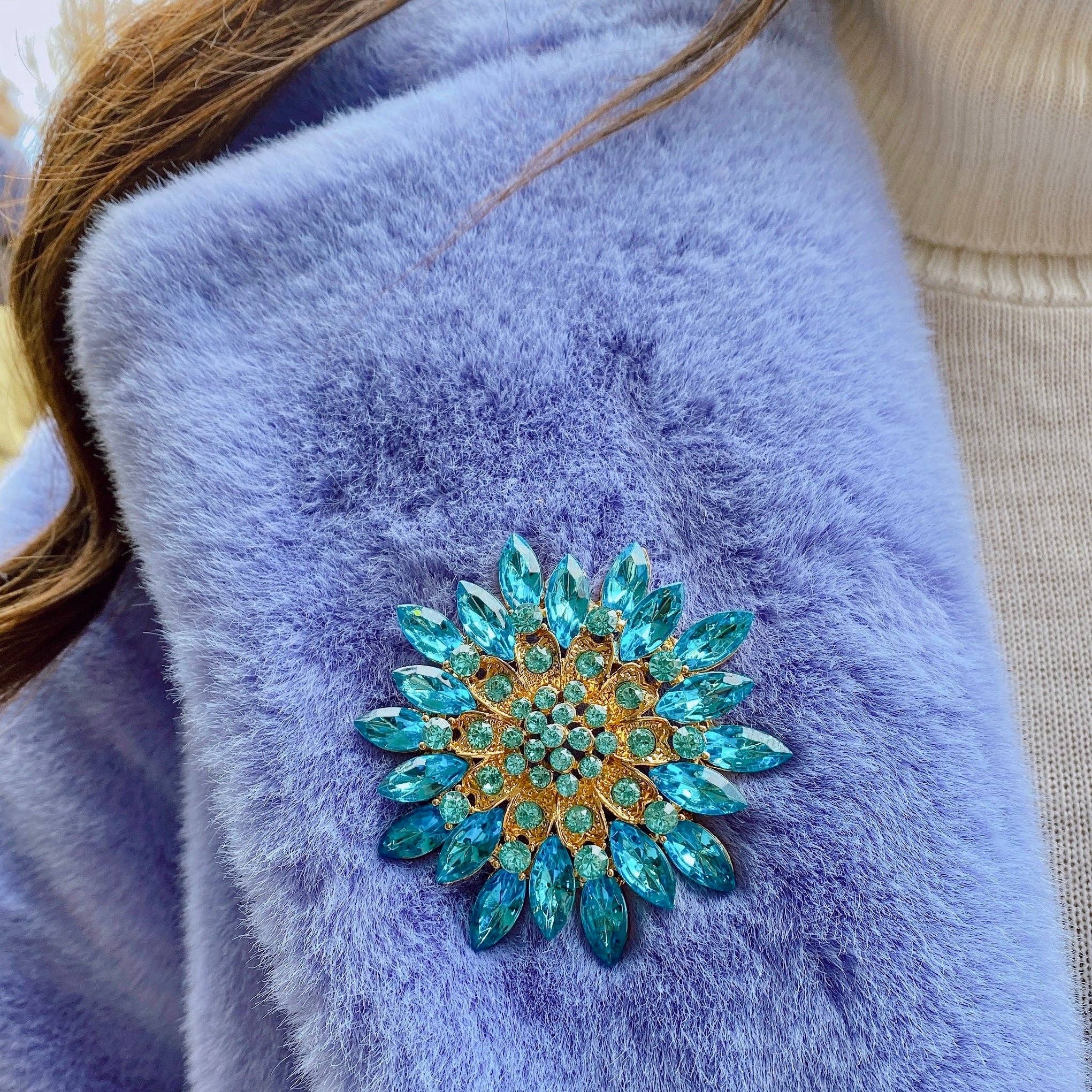 QueenMee Accessories - Wholesale Brooch - Vintage Brooch Large with Crystal0