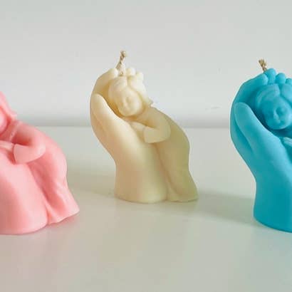 Sweet-Deco Creative - Wholesale Novelty Candle - Hand cast child candle in a hand2