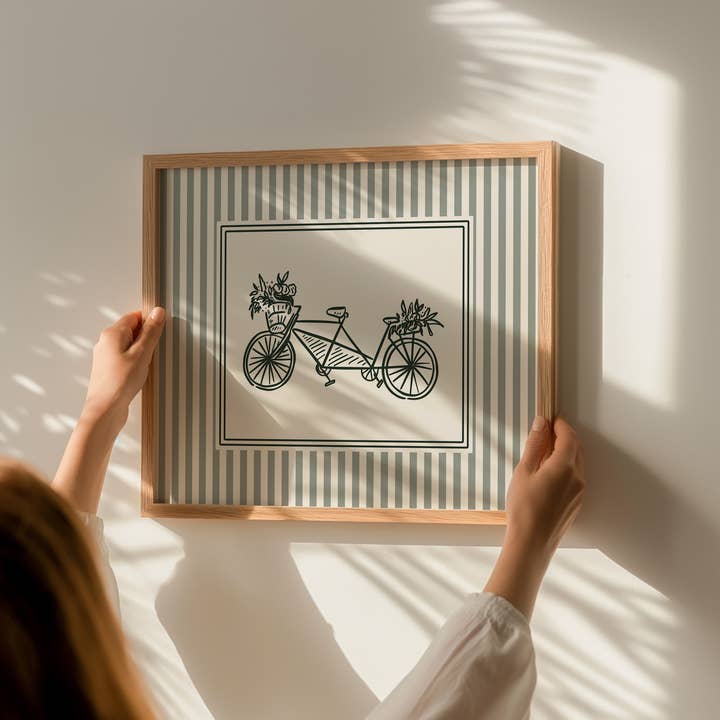 Paperly Creative Co – Engroshandel Kunsttryk – Cykel med blomster kunsttryk (salviegrøn stribe)13