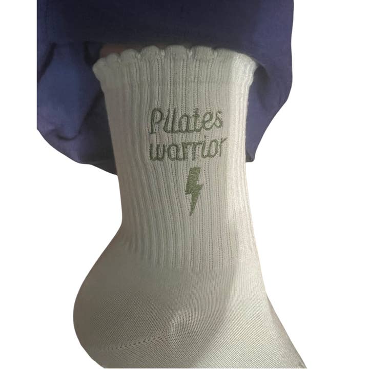 Chaussettes guerrier Pilates ⚡️ pour la vente par Elle Kay