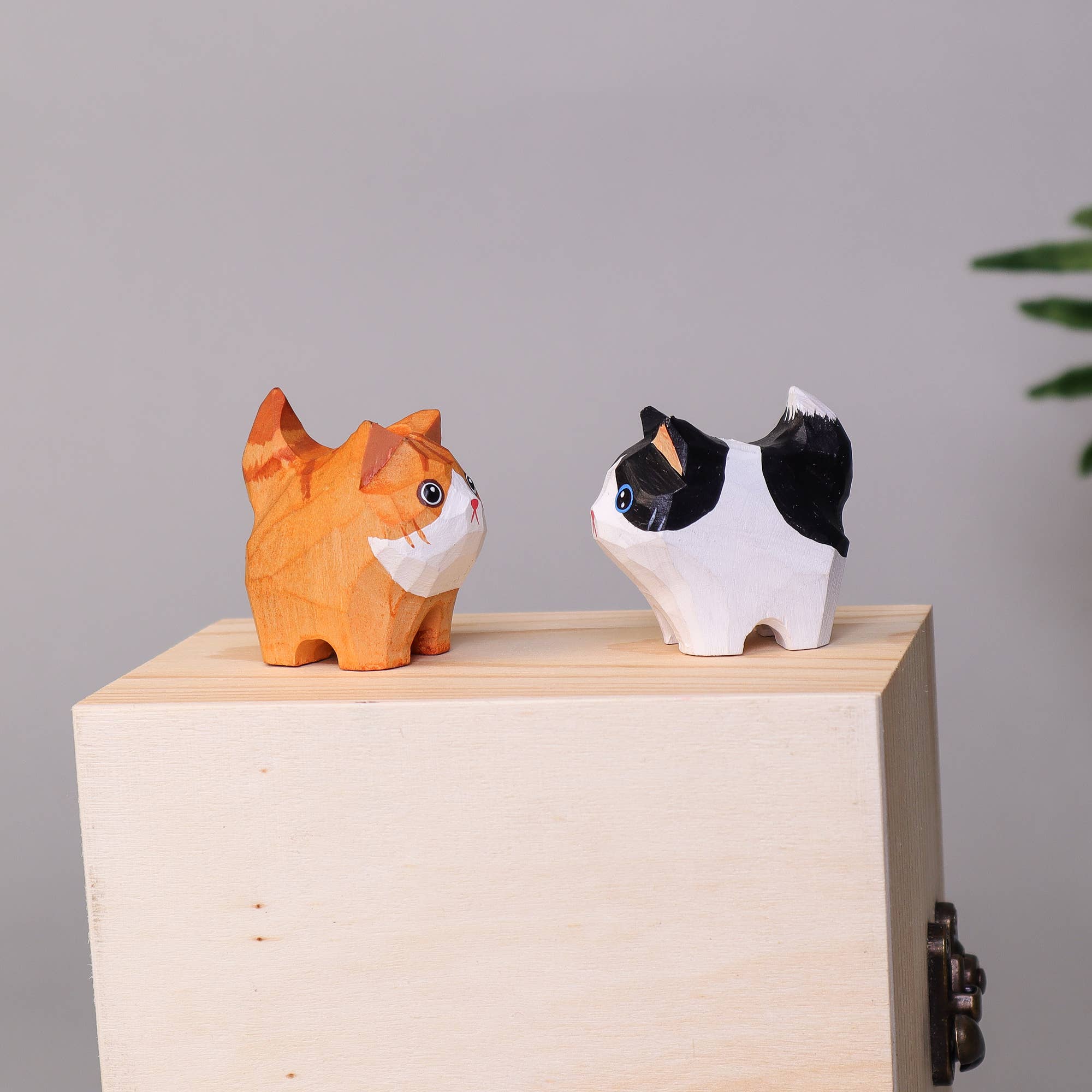 Kitsville - Wholesale Decorative Figurine - Hand-Carved Wooden Cats (Two Cats) – Gift for Cat Lovers5