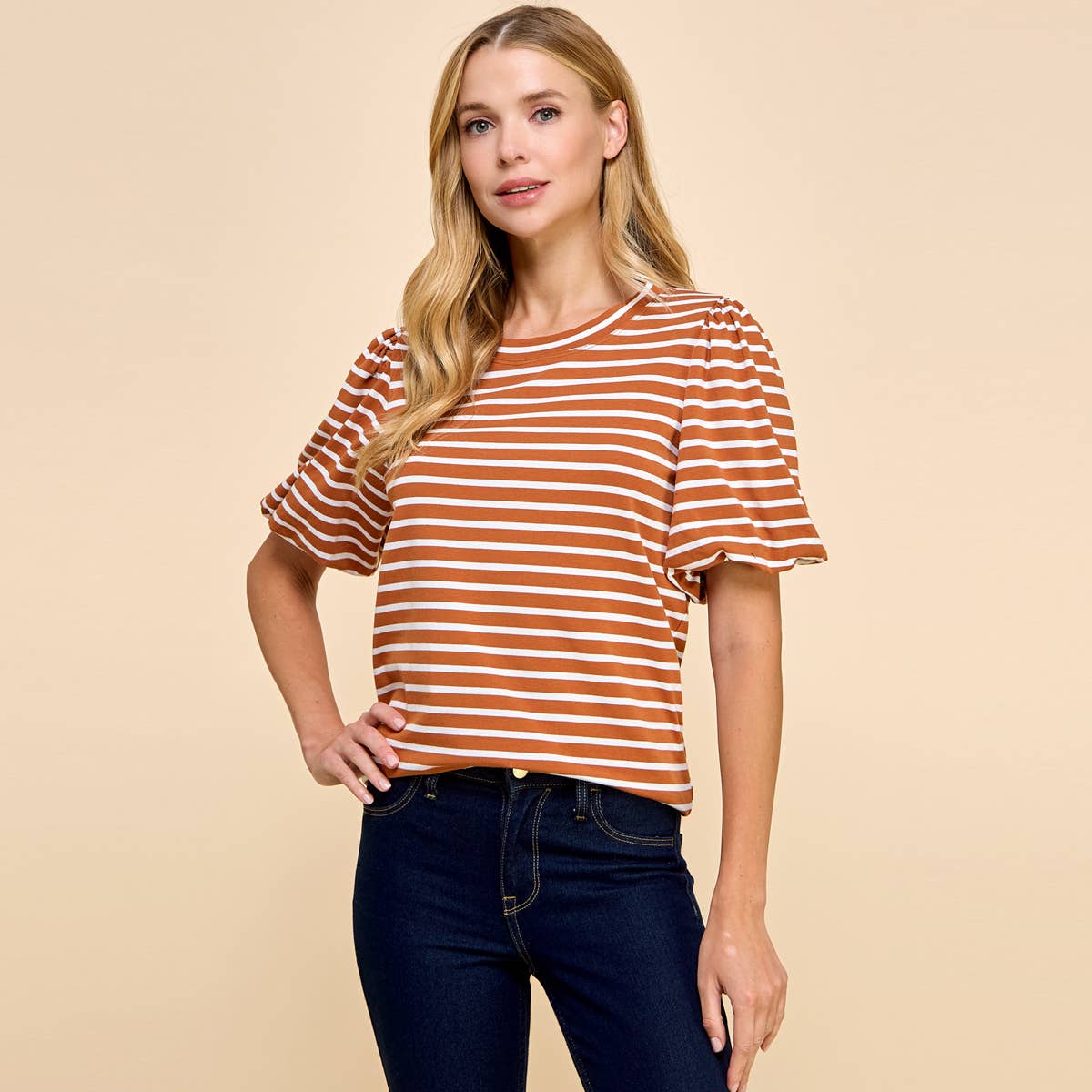 Les Amis – Großhandel Bluse – Damen – Gestreiftes Top mit Puffärmeln0