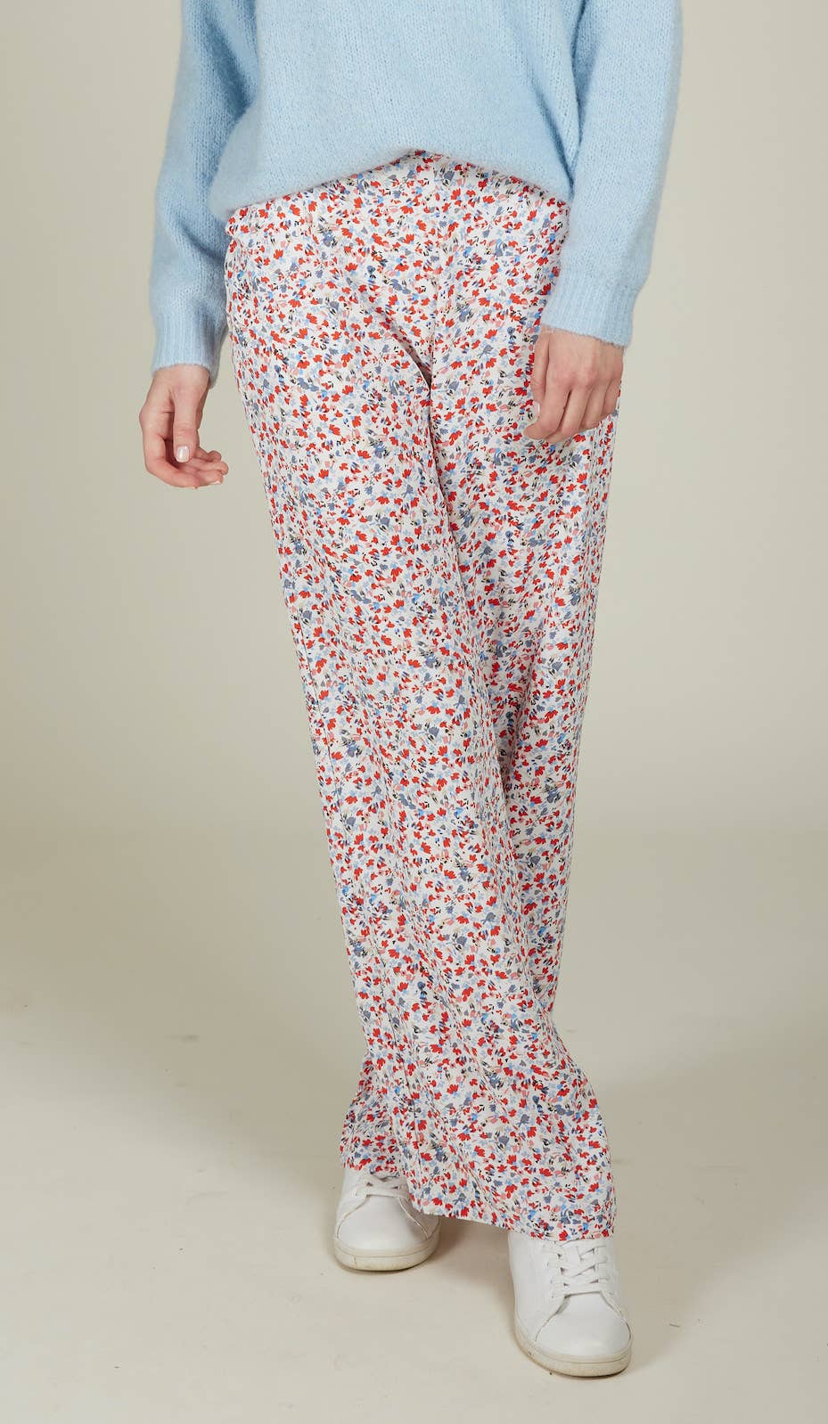 WHITE BABETTE - Loose and flowing floral print pants for wholesale on Faire1