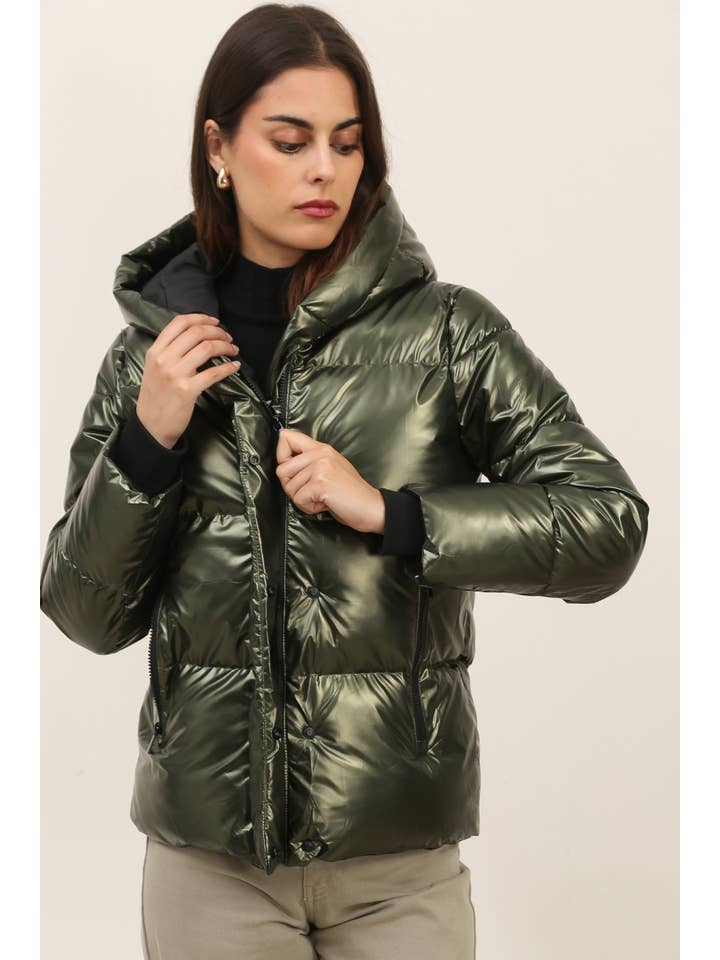 Attrait Paris – Puffer Jacket - Mulher por atacado – Casaco curto acolchoado com capuz e borda metálica.18