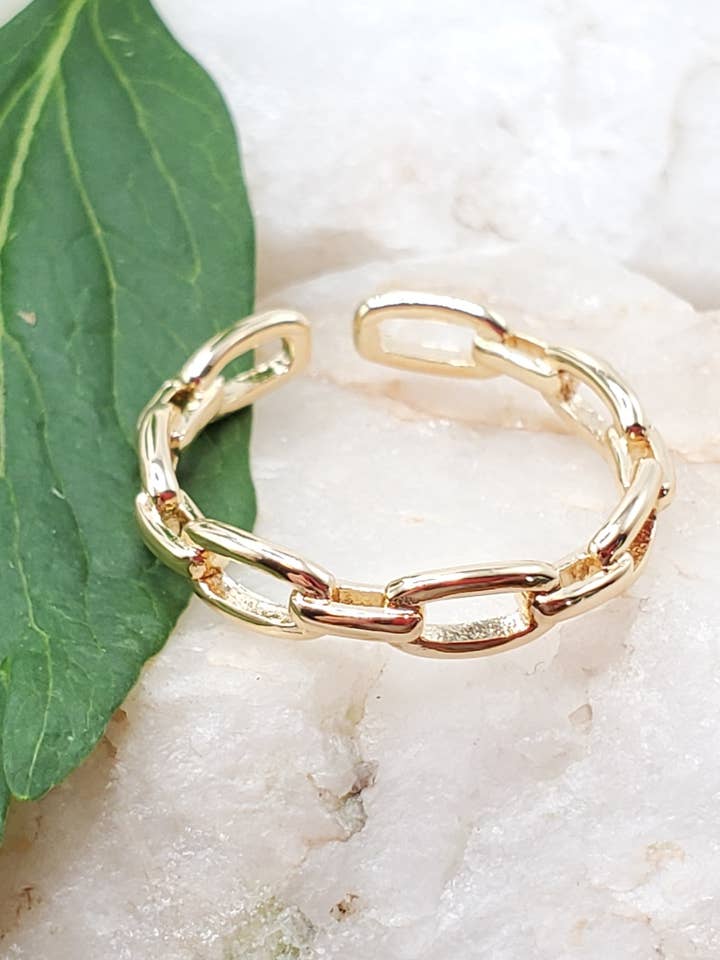 Bague, plaqué or 18 carats, style à maillons de chaîne, Wynona pour la vente par Jezabel Adornment