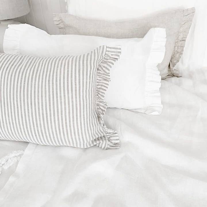 Mama and Tochter - Wholesale Lumbar Pillow - Linen Lumbar with Ruffle Ends - Grey Stripe 30 x 500