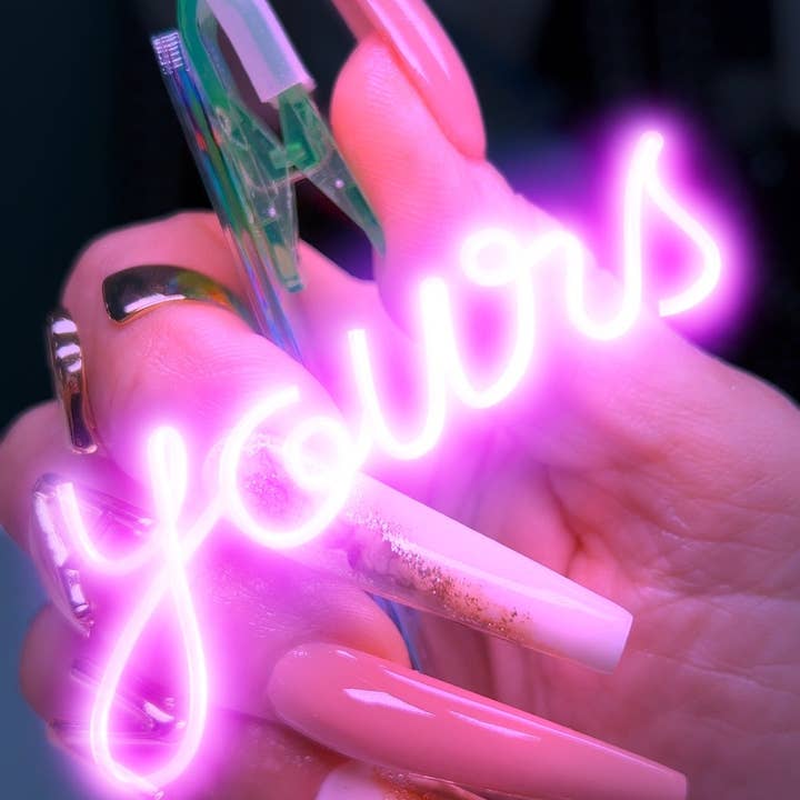 NABulous - Wholesale Keychain - Women's - Long Nails Card Grabber | NABulous45