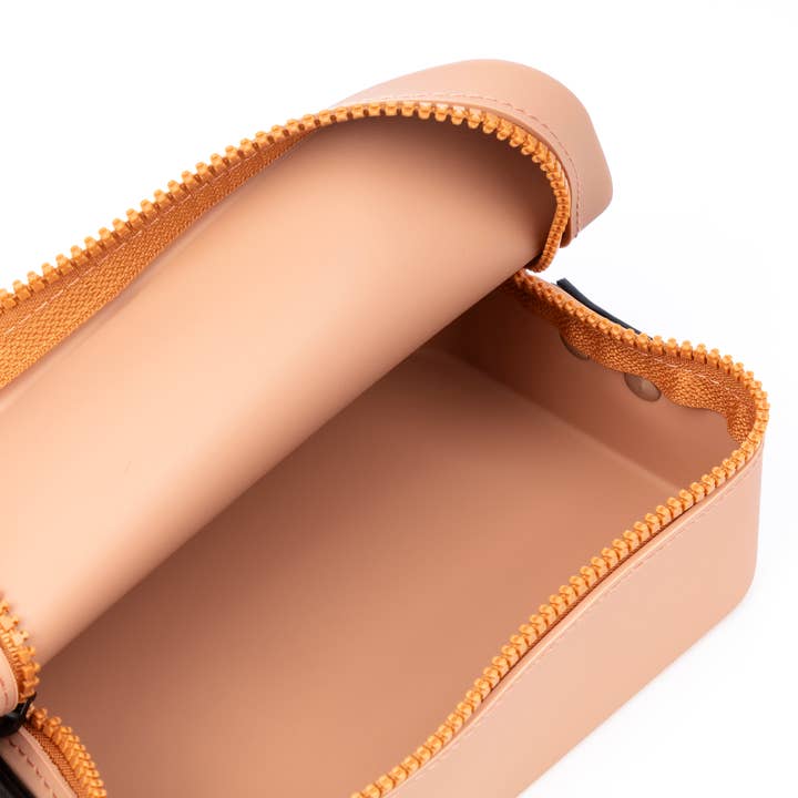 FIRENZE ARTEGIANI - Wholesale Shoulder Bag - Women's - Rectangular silicone crossbody bag body.5