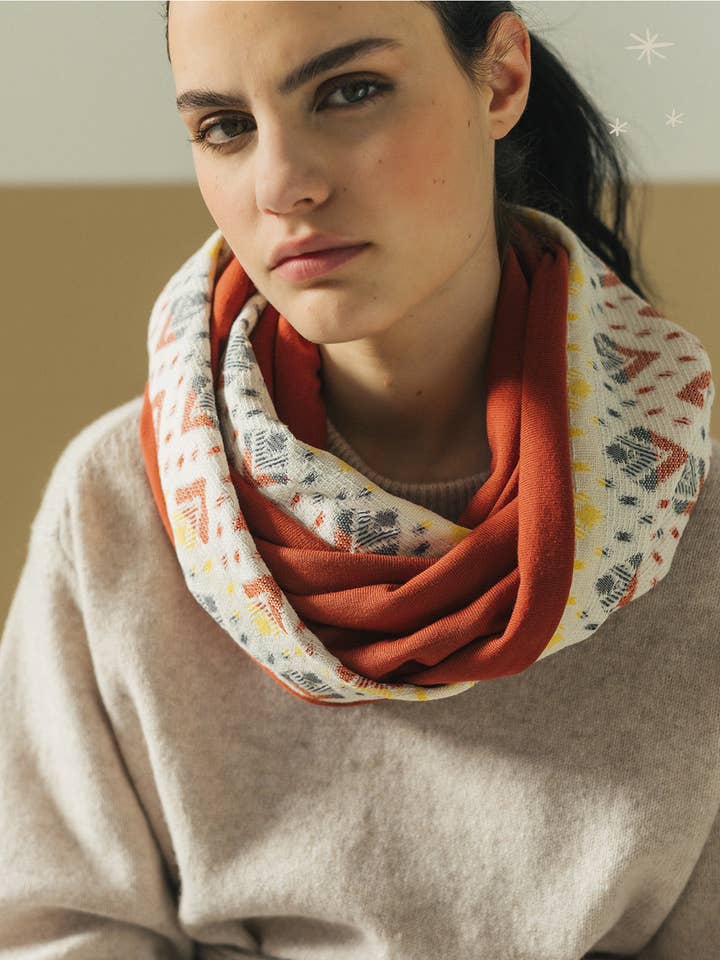 CAROLE infinity halsduk för wholesale av NOU MOSCADA