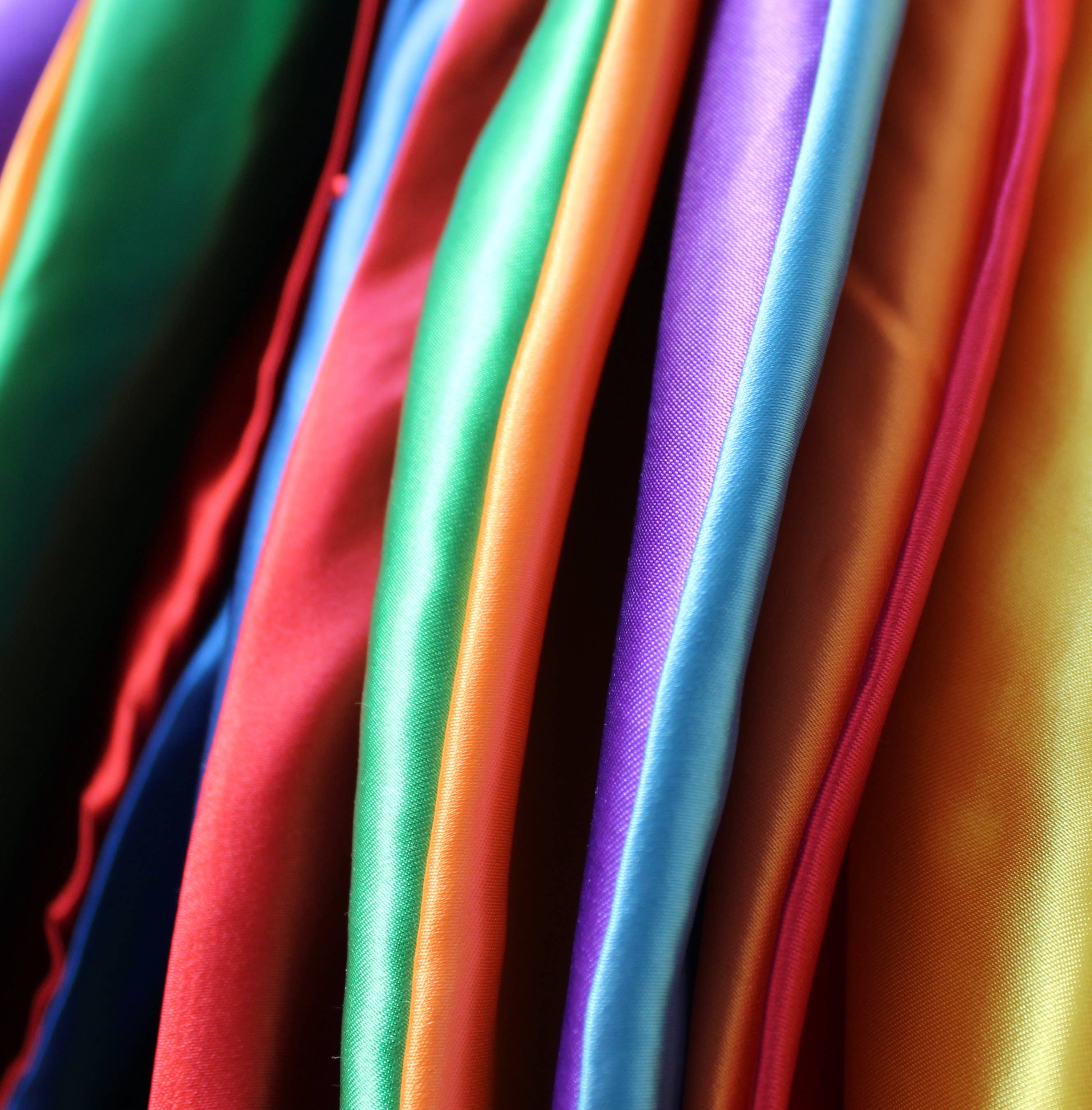 The Flat Of Kat – Großhandel Cape – Kinder – Superhelden-Umhang für Kinder mit Initiale3