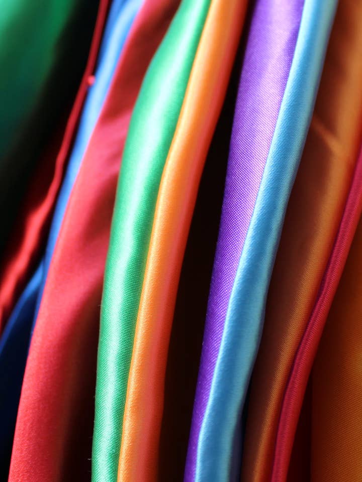 The Flat Of Kat – Großhandel Cape – Kinder – Superhelden-Umhang für Kinder mit Initiale3