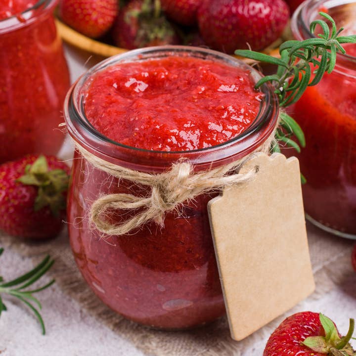 Jungle Pulp / Dulu Brand - Wholesale Cocktail Mix/Syrup - STRAWBERRY Puree Mix - 1 Lt