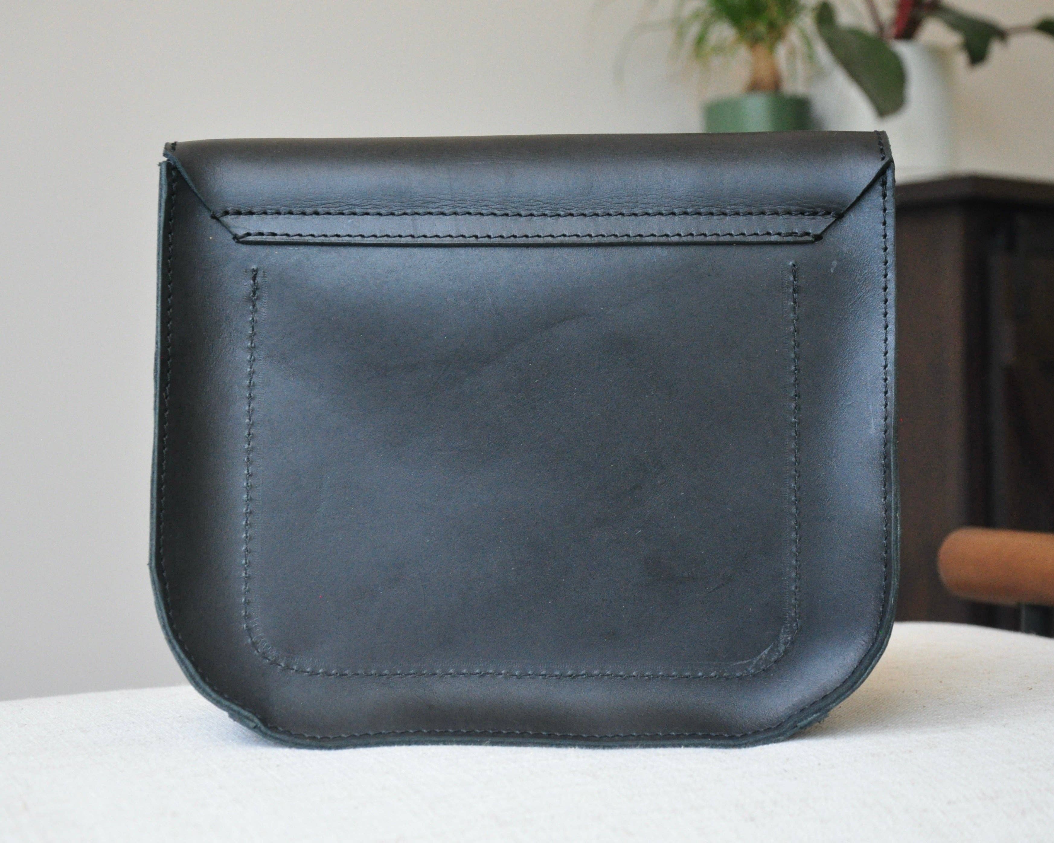 Zelaki Leather Company - Wholesale Crossbody Bag - Women's - Goba Crossbody Bag, Small Leather Purse, Messenger Bag2