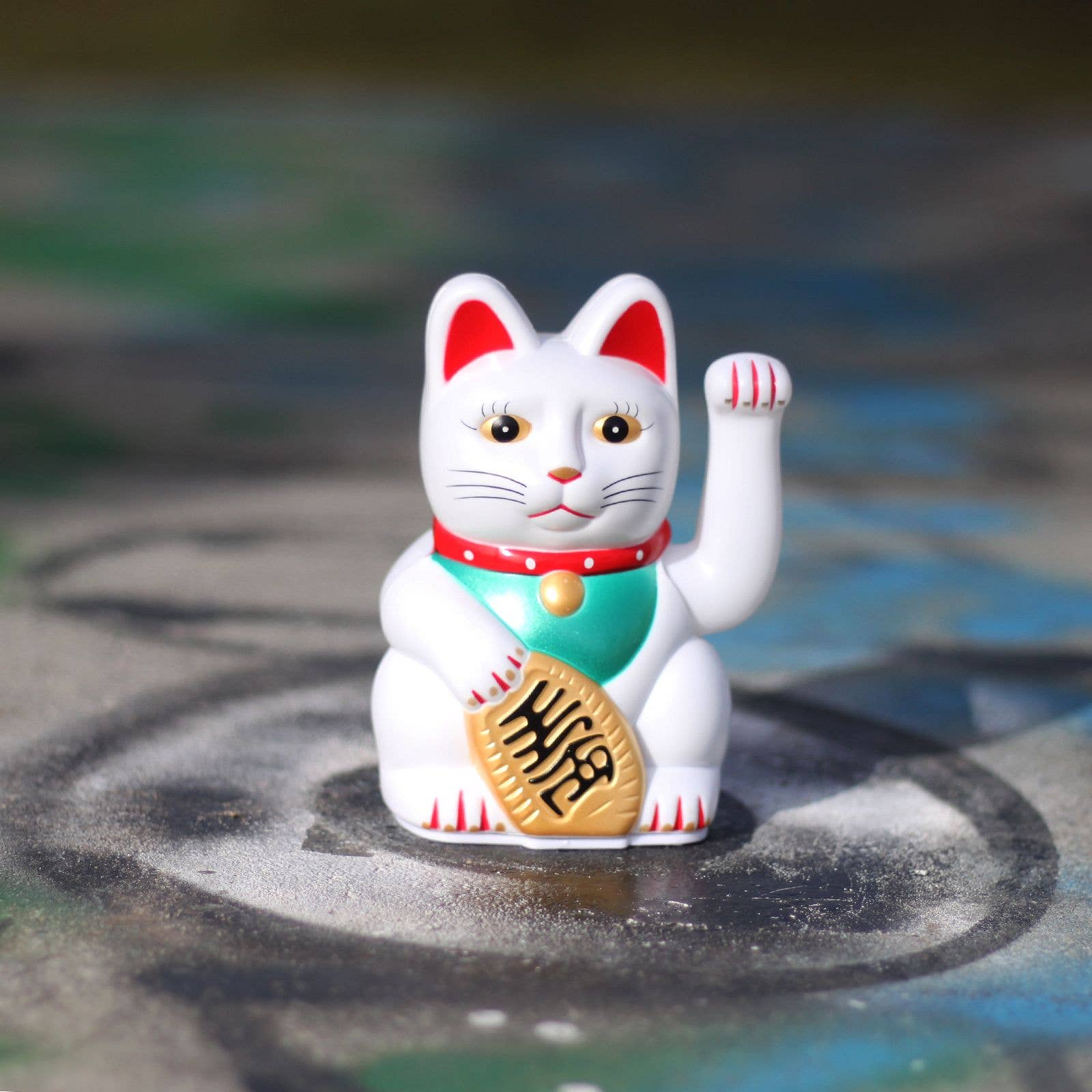 Tribal Trade GmbH - Wholesale Decorative Figurine - Lucky cat Maneki-neko waving cat 13cm white7