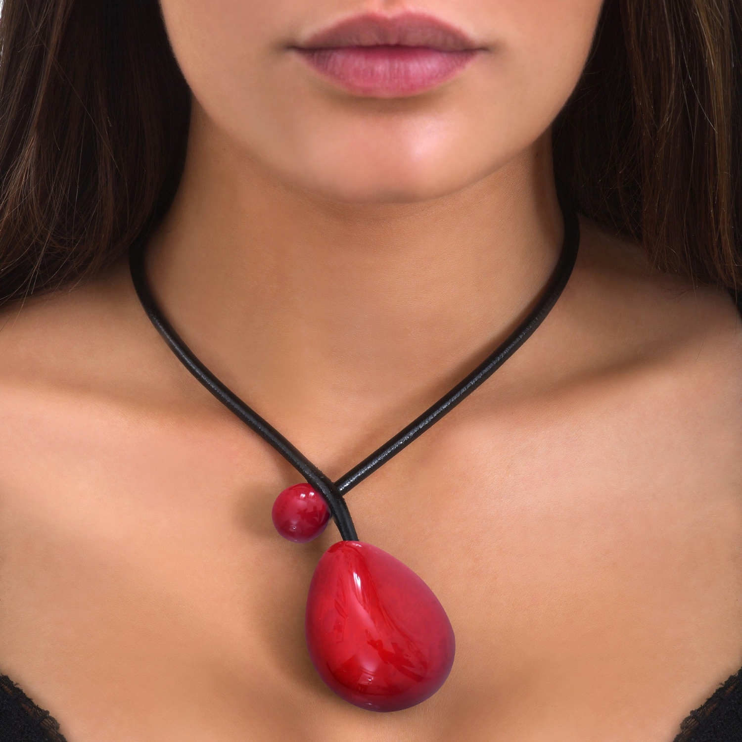Lunasol - Wholesale Choker/Collar - CERISE red necklace in vegetable ivory and leather0